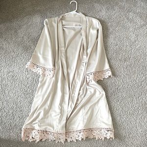 Champagne satin robe